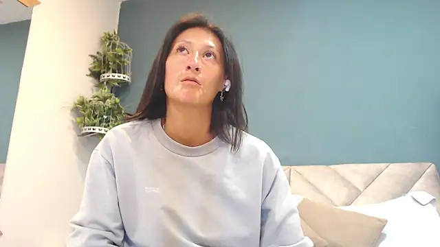 Snapshot of SharisWillian chatting on 05.11.26 SharisWillian online show from 05.11.26