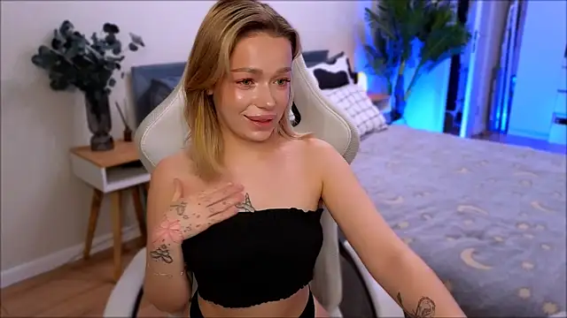 Lily Yin online show from 12.15.25