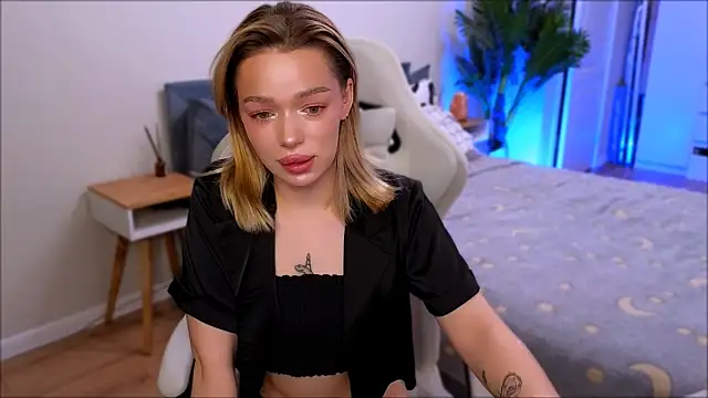 Lily Yin online show from 12.18.25