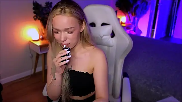 Lily Yin online show from 04.03.26