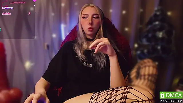 JustMeowGirl online show from 01.10.25