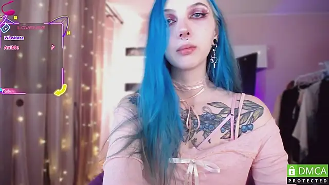 JustMeowGirl online show from 11.28.25