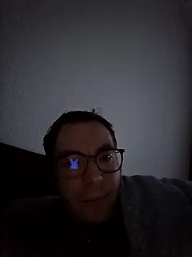 Schnubby1 online show from 12.18.25