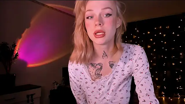 Snapshot of Polusladkoye chatting on 02.07.26 Polusladkoye online show from 02.07.26