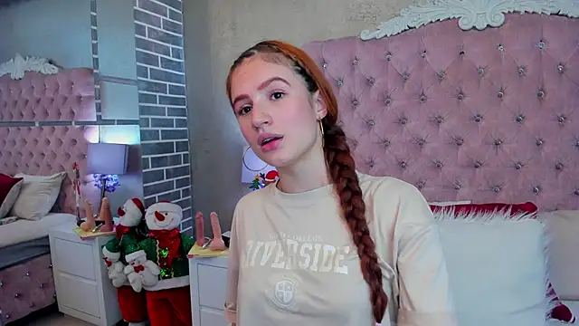 Snapshot of AdelaineBest chatting on 12.18.24 AdelaineBest online show from 12.18.24