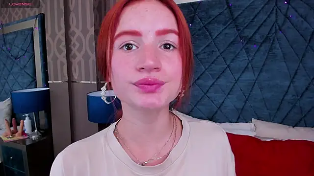 Snapshot of AdelaineBest chatting on 01.03.25 AdelaineBest online show from 01.03.25