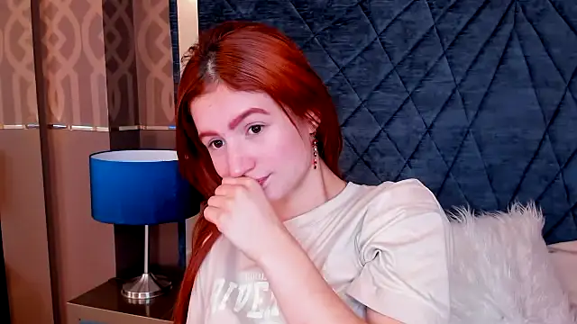 Snapshot of AdelaineBest chatting on 02.01.25 AdelaineBest online show from 02.01.25