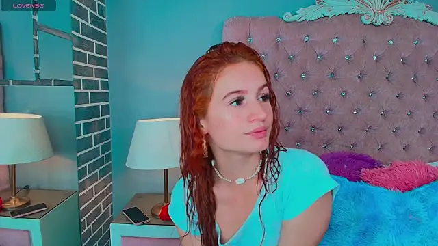Snapshot of AdelaineBest chatting on 09.10.25 AdelaineBest online show from 09.10.25