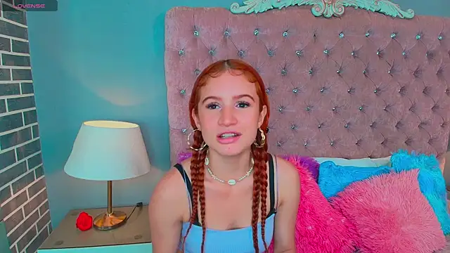 Snapshot of AdelaineBest chatting on 09.11.25 AdelaineBest online show from 09.11.25