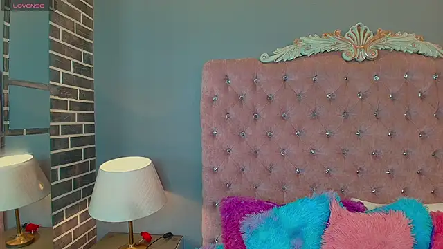 Snapshot of AdelaineBest chatting on 09.19.25 AdelaineBest online show from 09.19.25