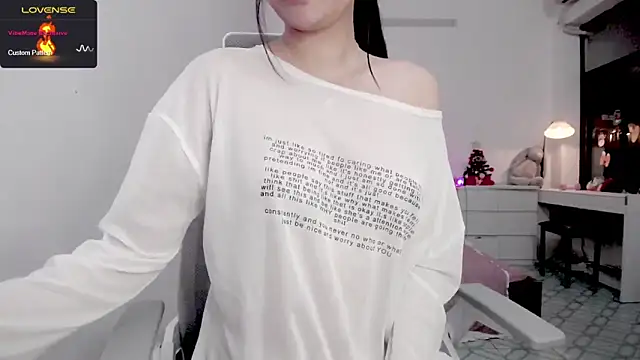 Snapshot of _OMO_ chatting on 03.09.25 OMO online show from 03.09.25