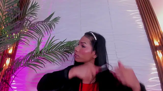 Snapshot of kimberly_Gonzalez1 chatting on 09.19.25 kimberly Gonzalez1 online show from 09.19.25