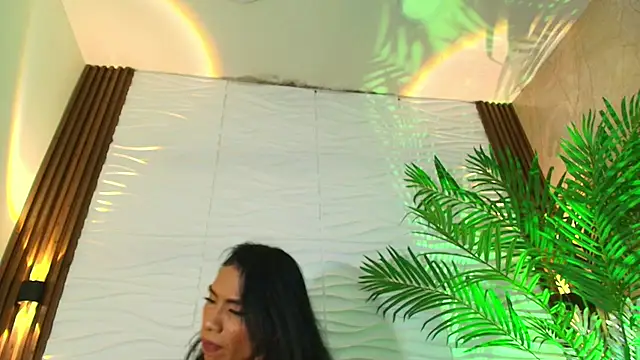 Snapshot of kimberly_Gonzalez1 chatting on 11.12.25 kimberly Gonzalez1 online show from 11.12.25