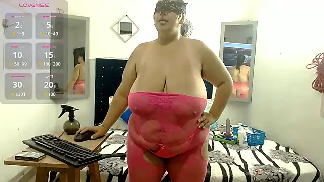 Snapshot of bubis_laru53 chatting on 09.24.25 bubis laru53 online show from 09.24.25