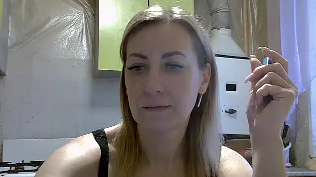 Snapshot of AshleyXHoney chatting on 12.09.24 AshleyXHoney online show from 12.09.24