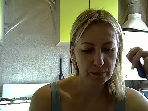 Snapshot of AshleyXHoney chatting on 09.09.25 AshleyXHoney online show from 09.09.25