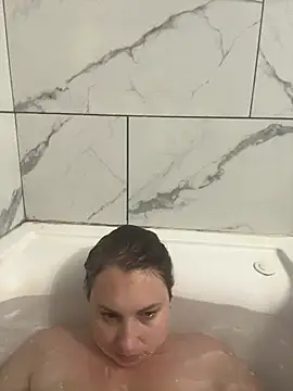 Snapshot of MilfyMrsRobinson chatting on 02.01.26 MilfyMrsRobinson online show from 02.01.26