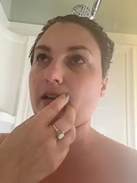 Snapshot of MilfyMrsRobinson chatting on 02.08.26 MilfyMrsRobinson online show from 02.08.26