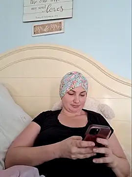 Snapshot of MilfyMrsRobinson chatting on 02.24.26 MilfyMrsRobinson online show from 02.24.26