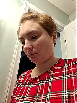 Snapshot of MilfyMrsRobinson chatting on 02.27.26 MilfyMrsRobinson online show from 02.27.26