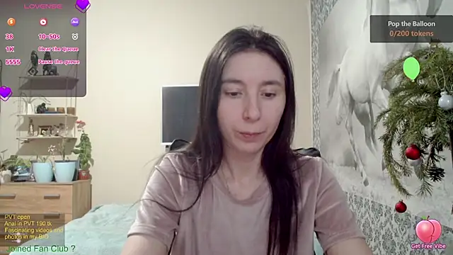 Snapshot of Wowpornoo chatting on 12.26.24 Wowpornoo online show from 12.26.24