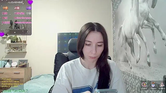 Snapshot of Wowpornoo chatting on 01.21.25 Wowpornoo online show from 01.21.25