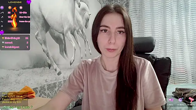 Snapshot of Wowpornoo chatting on 02.22.25 Wowpornoo online show from 02.22.25