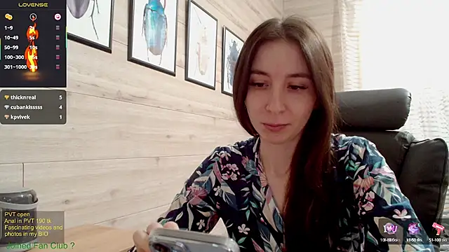 Snapshot of Wowpornoo chatting on 03.19.25 Wowpornoo online show from 03.19.25