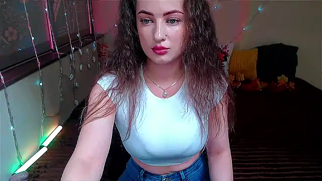 LizaSenri online show from 10.15.25