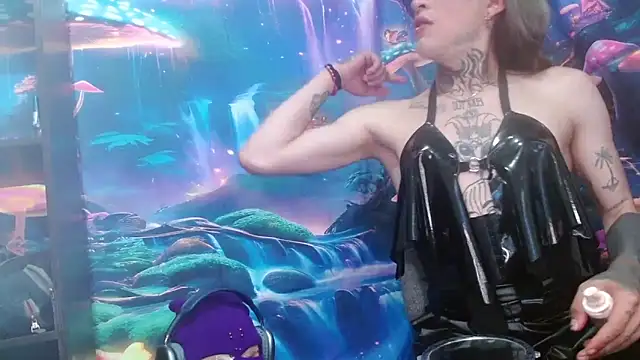 charlotbelucci  online show from 01.25.25