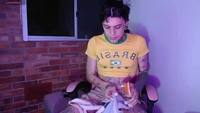 charlotbelucci  online show from 11.12.25