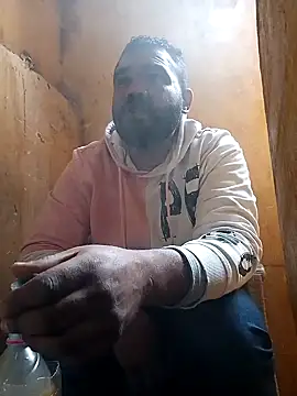 Snapshot of ListedLoin chatting on 01.22.25 ListedLoin online show from 01.22.25