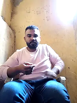 Snapshot of ListedLoin chatting on 02.04.25 ListedLoin online show from 02.04.25