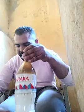 Snapshot of ListedLoin chatting on 02.16.25 ListedLoin online show from 02.16.25