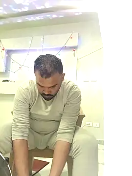 Snapshot of ListedLoin chatting on 03.14.25 ListedLoin online show from 03.14.25