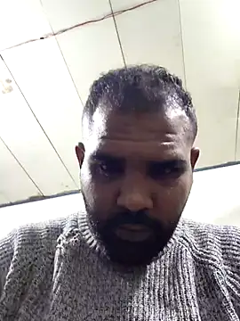 Snapshot of ListedLoin chatting on 11.17.25 ListedLoin online show from 11.17.25