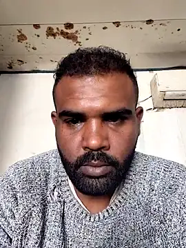 Snapshot of ListedLoin chatting on 11.18.25 ListedLoin online show from 11.18.25