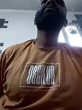 Snapshot of ListedLoin chatting on 11.19.25 ListedLoin online show from 11.19.25