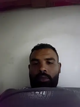 Snapshot of ListedLoin chatting on 11.21.25 ListedLoin online show from 11.21.25