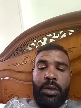 Snapshot of ListedLoin chatting on 11.22.25 ListedLoin online show from 11.22.25