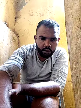 Snapshot of ListedLoin chatting on 11.30.25 ListedLoin online show from 11.30.25