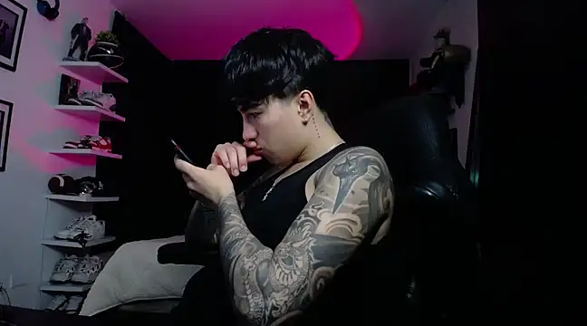 Snapshot of jung_dragon chatting on 12.26.24 jung dragon online show from 12.26.24