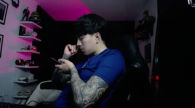 Snapshot of jung_dragon chatting on 01.06.25 jung dragon online show from 01.06.25