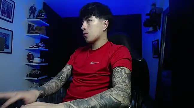 Snapshot of jung_dragon chatting on 03.04.25 jung dragon online show from 03.04.25