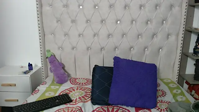 Abril Squirt online show from 12.16.24