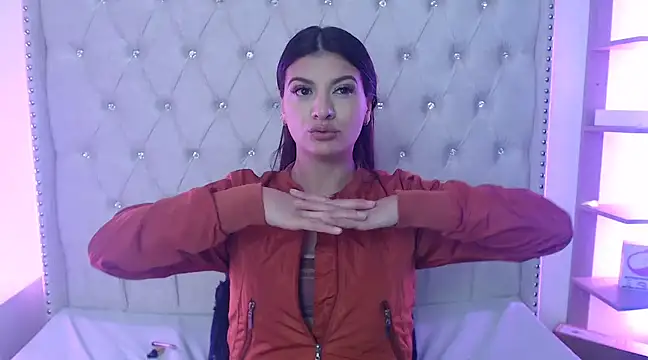 Abril Squirt online show from 03.15.25