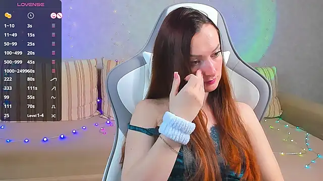 Snapshot of FlamyGold chatting on 03.05.25 FlamyGold online show from 03.05.25