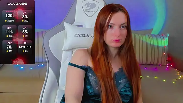 Snapshot of FlamyGold chatting on 10.11.25 FlamyGold online show from 10.11.25