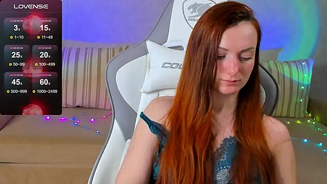 Snapshot of FlamyGold chatting on 10.23.25 FlamyGold online show from 10.23.25