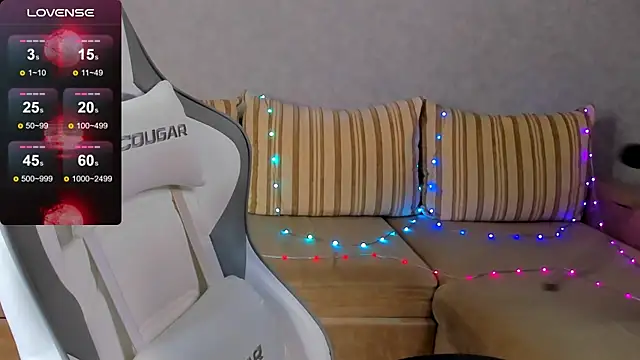 Snapshot of FlamyGold chatting on 10.24.25 FlamyGold online show from 10.24.25